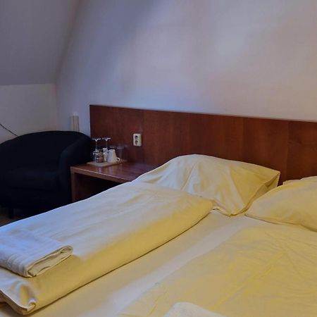 Nevinne Apartmany Kolin Exterior photo