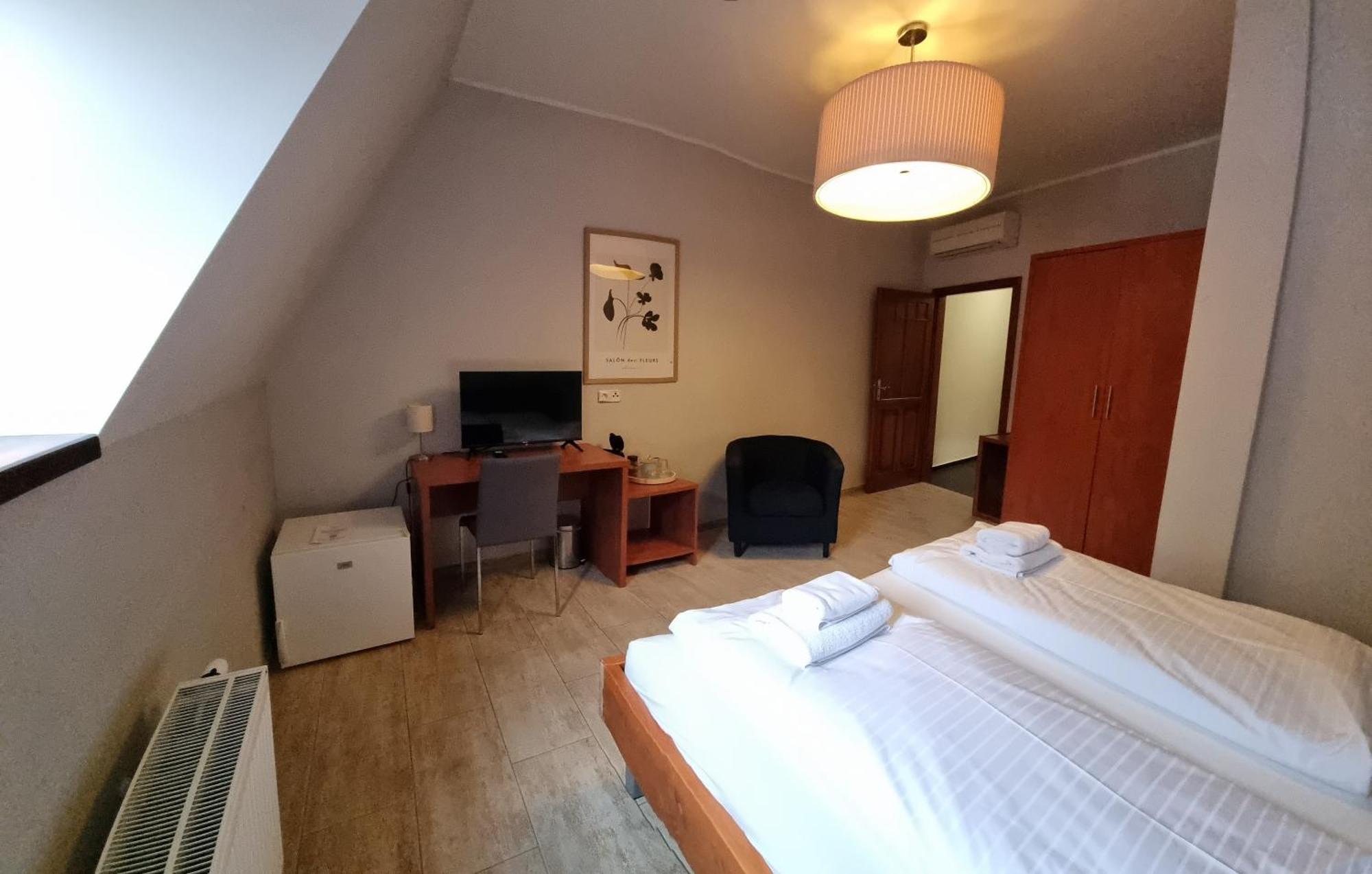 Nevinne Apartmany Kolin Exterior photo