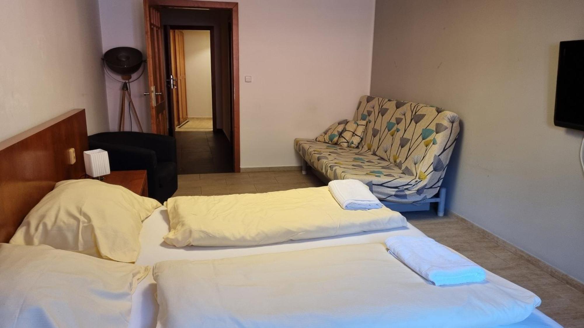 Nevinne Apartmany Kolin Exterior photo